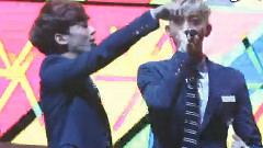 EXO - 黄子韬在台上的各种搞怪