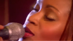 Shontelle - T Shirt