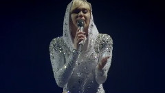 Miley Cyrus - Wrecking Ball
