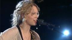 Miley Cyrus,Taylor Swift - Fifteen 51St Grammy Awards