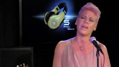Pink - Fuckin' Perfect