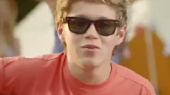 One Direction - Live While We're Young 英文字幕版
