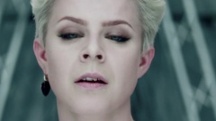 Robyn - Dancing On My Own