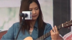 YUI - 现场弹唱 上海久光见面会现场 饭拍 11/09/24