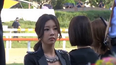 Nine Muses - 观看赛马