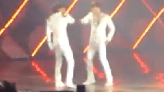东方神起 - Why 开头独舞部分