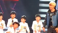 银赫(SuperJunior),Super Junior-M - 银赫和小盆友斗舞