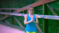 舞蹈视频 - The Little Girl Go Against Mechanical Dance Performances