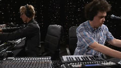 欧美群星,音乐短片 - Simian Mobile Disco - Full Performance
