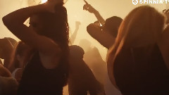 Afrojack,Martin Garrix - Turn Up The Speakers