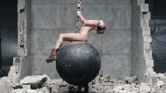 Miley Cyrus - Wrecking Ball