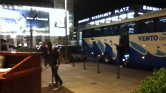 EXO - 在柏林回酒店