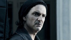 Ricardo Arjona - Mi Novia Se Me Esta Poniendo Vieja