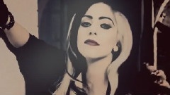 Lady Gaga - 不会有一个流行歌手能做到比她更爱,更愿意为自己的粉丝付出