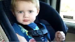 模仿翻唱 - Child Lip Sings To KORN-Falling Away From Me