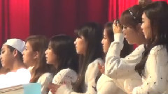 A Pink - 观看SHINee的表演