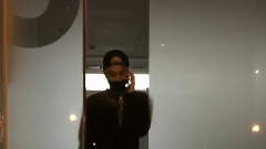 EXO-M,EXO-K,EXO - SM公司门口