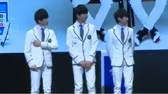 TFBOYS - TFboys和体育老师锻炼腹肌