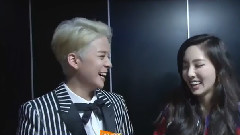 泰妍(少女时代),Amber(f(x)),少女时代,SM Town,f(x) - Arirang Shake That Bass幕后花絮