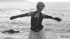 音乐短片 - Her Eyes, Her Soul