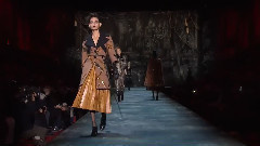 Fashion Show - Marc Jacobs Fall Winter 2015-2016