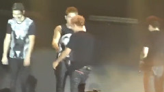 Super Junior,银赫(SuperJunior),东海(Super Junior) - Eunhyuk Imitating Dongha