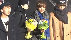 B.A.P,C-Clown,韩国群星,Zelo(B.A.P),方容国(B.A.P) - TV Daily 翰林艺高毕业典礼 13/02/08