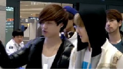 EXO-M - 仁川机场入境