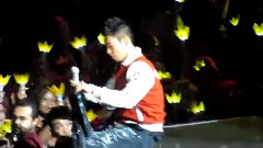 BigBang - TOP Hands Uo Encore Honda Center Anaheim
