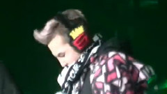 G-Dragon(BigBang),BigBang - Feeling