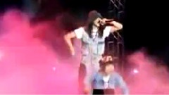 2NE1 - PLEASE DON'T GO Pink