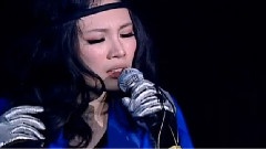 魏如萱 - 局部的人