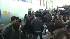金秀贤 - TV Daily 金秀贤全智贤机场新闻