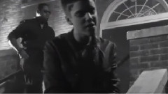 Justin Bieber - Fa La La
