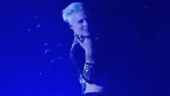 Pink - Walk Of Shame