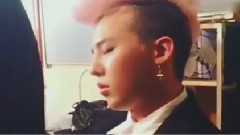 G-Dragon(BigBang),BigBang - 娱乐星天地 权志龙天然呆瞌睡遭偷拍