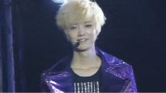 EXO-M - 对镜头Wink的鹿晗