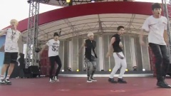 SHINee - Breaking News