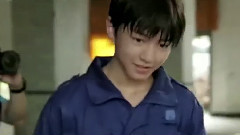TFBOYS,TF家族 - 王俊凯脱衣大抓狂