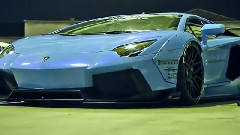 Lamborghini Aventador LP720-4喷火