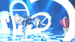 UNIQ - Falling in love - MBC Show Champion 现场版 14/10/22