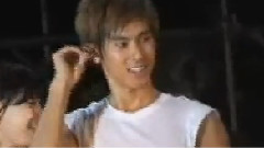 东方神起 - Red Sun