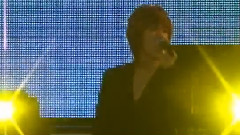 东方神起 - Holdig Back The Tears