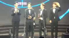 CNBLUE - 最佳乐队领奖