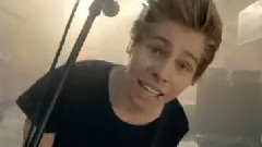 5 Seconds of Summer - She Looks So Perfect