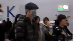 周渝民 - 上海浦东机场飞沈阳送机 饭拍版 13/04/04