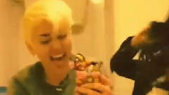 Miley Cyrus - Turn Down For What