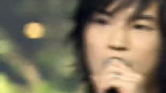 东方神起 - Hug