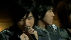 东方神起 - MC & Hug