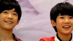 TFBOYS - 千千吐舌 源源喝水